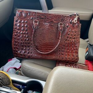 Women's Croc-Embossed Leather Tote Bag in Deep Brown